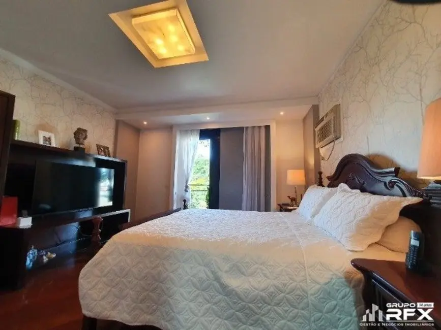 Foto 9 de Apartamento com 3 quartos à venda, 215m2 em Santa Rosa, Niteroi - RJ