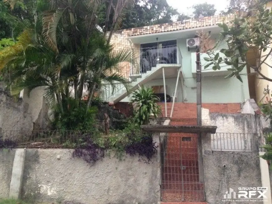 Foto 3 de Casa com 5 quartos à venda, 510m2 em Santa Rosa, Niteroi - RJ