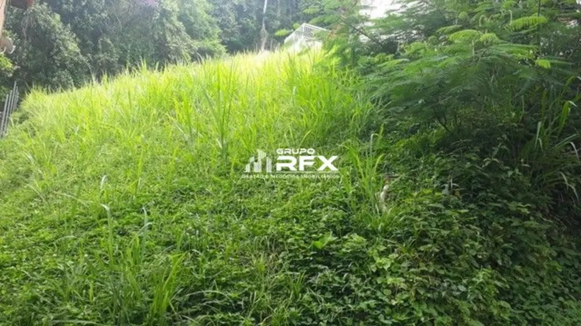 Foto 2 de Terreno / Lote à venda, 585m2 em Serra Grande, Niteroi - RJ
