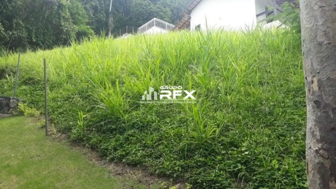 Foto 1 de Terreno / Lote à venda, 585m2 em Serra Grande, Niteroi - RJ