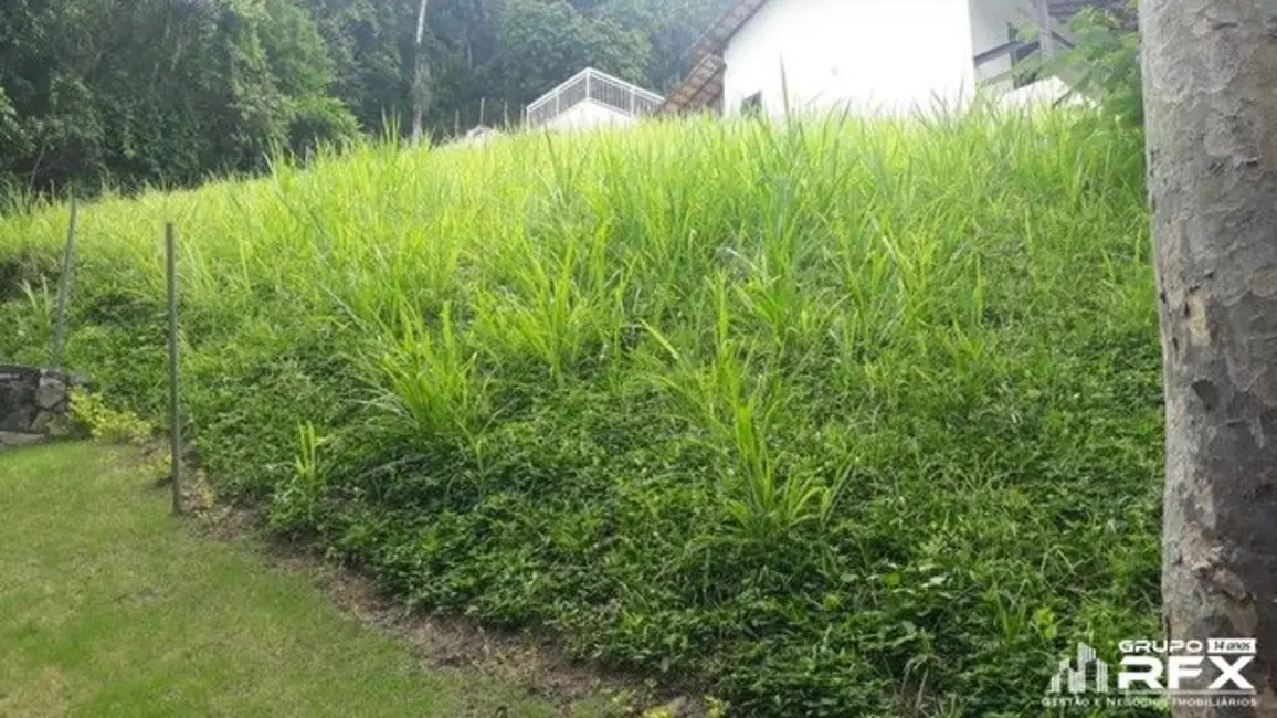 Foto 1 de Terreno / Lote à venda, 585m2 em Serra Grande, Niteroi - RJ