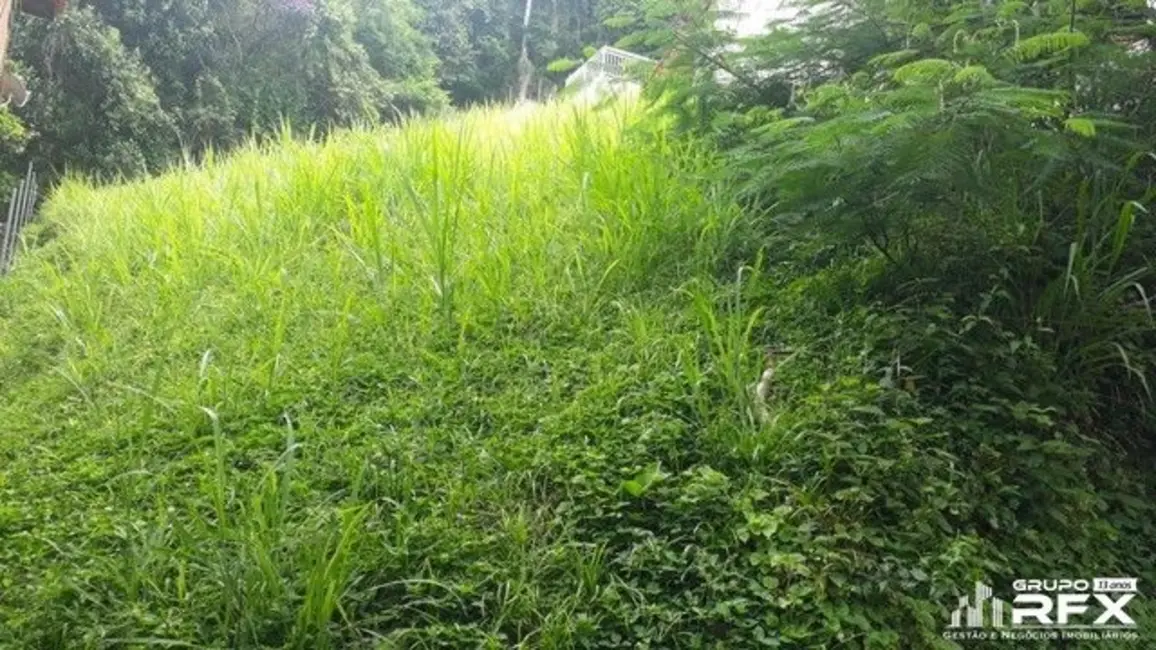 Foto 2 de Terreno / Lote à venda, 585m2 em Serra Grande, Niteroi - RJ