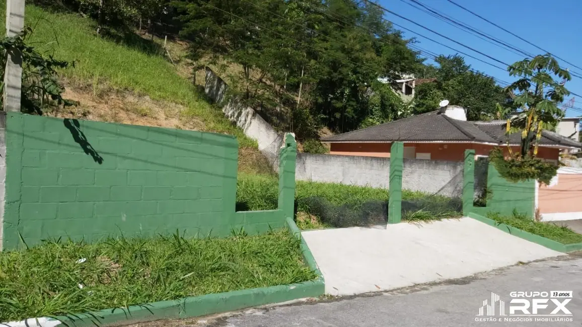 Foto 1 de Terreno / Lote à venda, 750m2 em Serra Grande, Niteroi - RJ