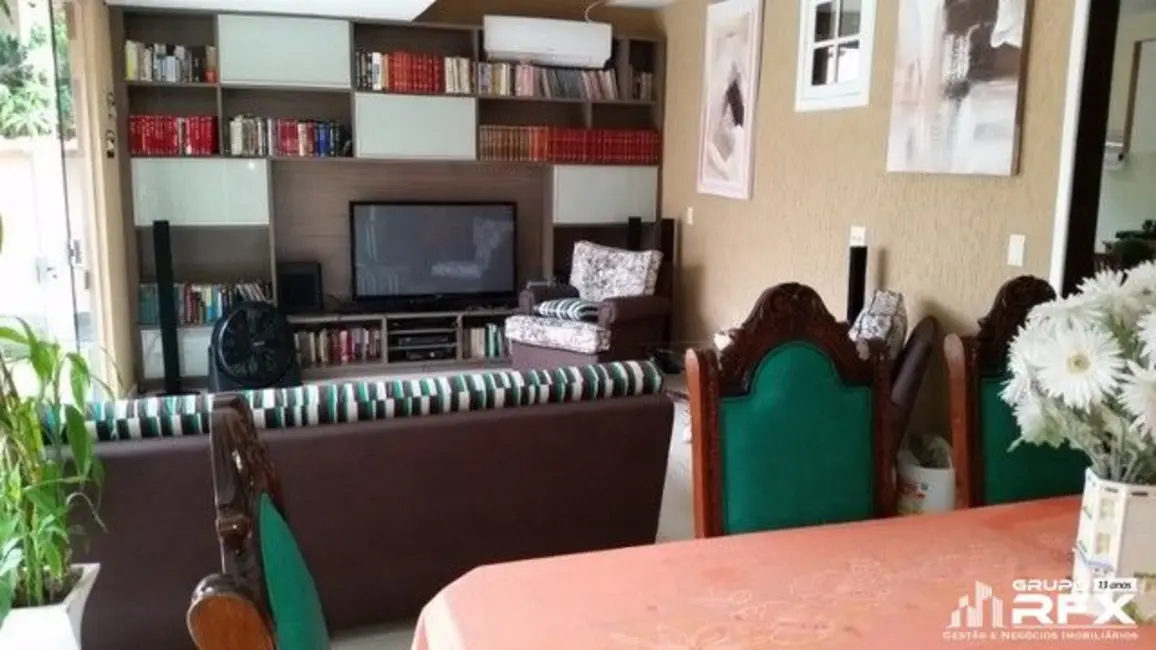 Casa com 3 quartos à venda, 525m2 em Maria Paula, Niteroi - RJ - imagem 5 Foto 5 de Casa com 3 quartos à venda, 525m2 em Maria Paula, Niteroi - RJ