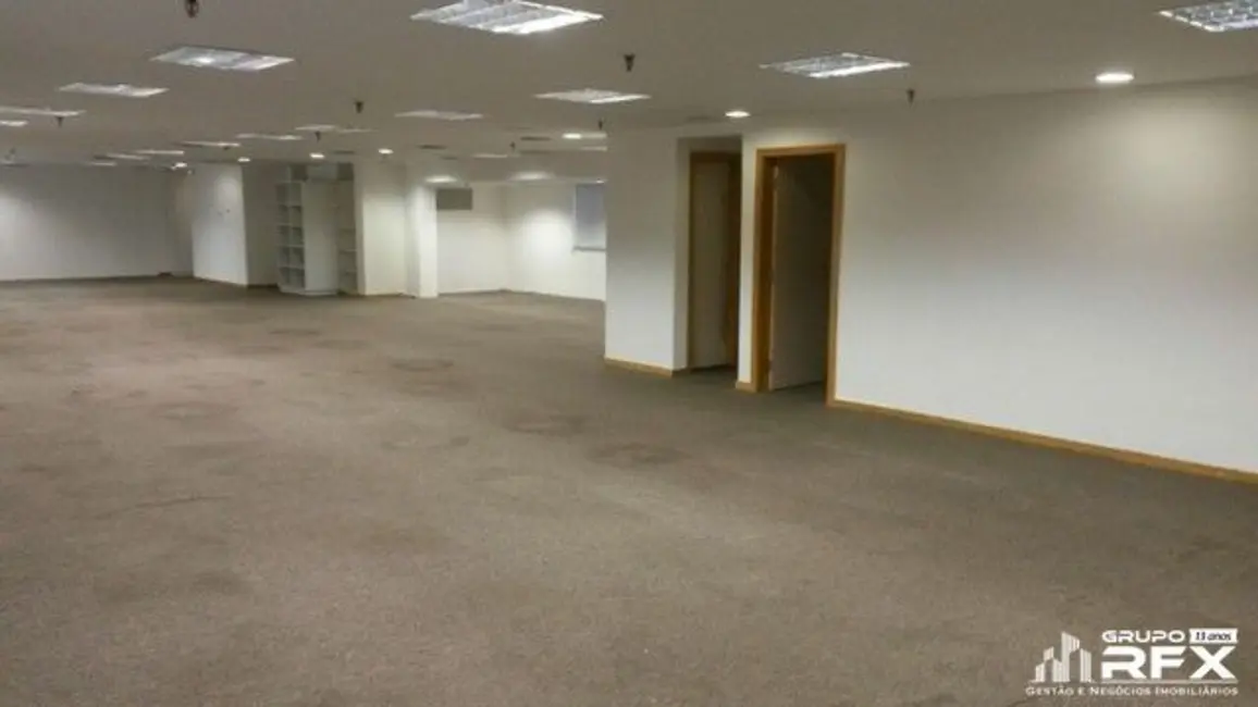 Sala Comercial com 6 quartos para alugar, 1100m2 em Centro, Rio De Janeiro - RJ - imagem 1 Foto 1 de Sala Comercial com 6 quartos para alugar, 1100m2 em Centro, Rio De Janeiro - RJ
