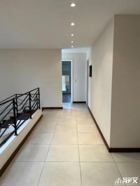Casa com 4 quartos à venda, 390m2 em Maceió, Niteroi - RJ - imagem 7 Foto 7 de Casa com 4 quartos à venda, 390m2 em Maceió, Niteroi - RJ