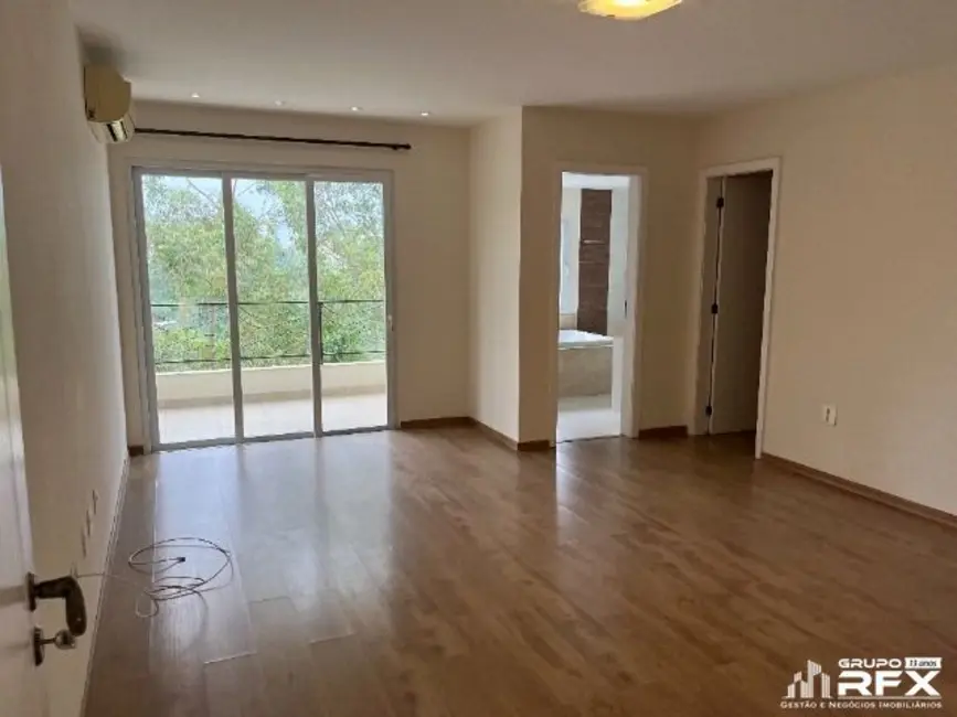 Casa com 4 quartos à venda, 390m2 em Maceió, Niteroi - RJ - imagem 9 Foto 9 de Casa com 4 quartos à venda, 390m2 em Maceió, Niteroi - RJ