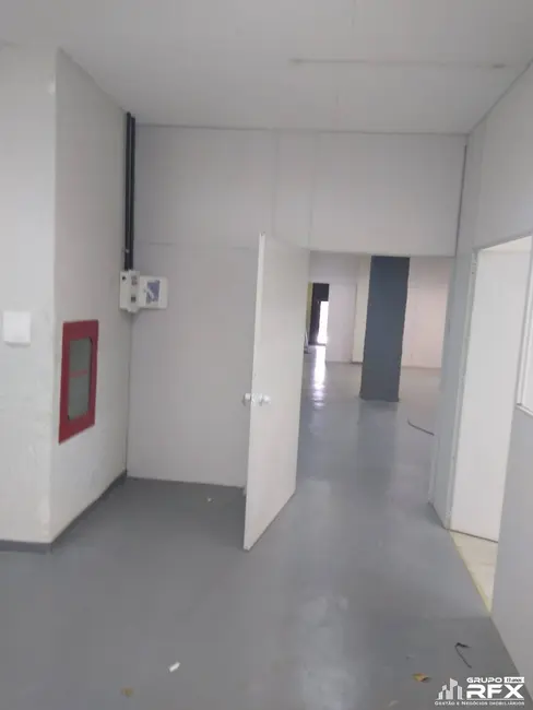 Loja à venda, 200m2 em Patronato, Sao Goncalo - RJ - imagem 6 Foto 6 de Loja à venda, 200m2 em Patronato, Sao Goncalo - RJ