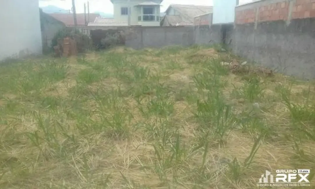 Foto 1 de Terreno / Lote à venda, 360m2 em Centro, Marica - RJ
