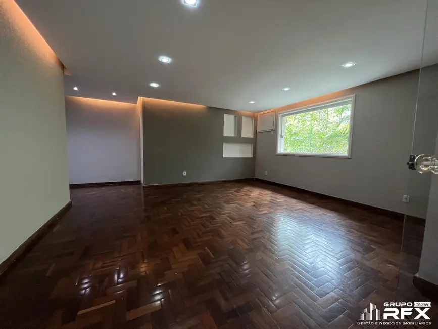 Foto 2 de Casa com 4 quartos à venda, 250m2 em São Francisco, Niteroi - RJ