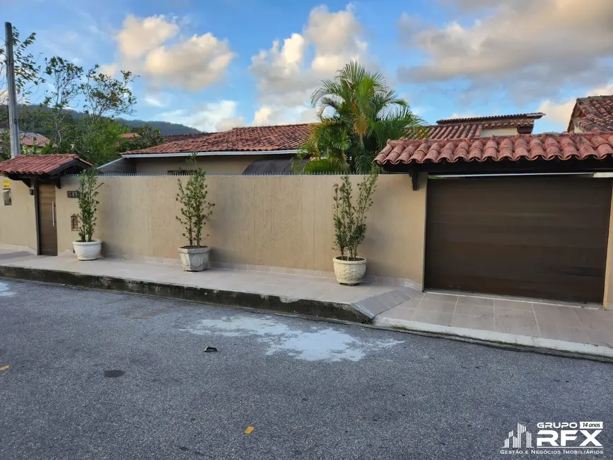 Foto 1 de Casa com 4 quartos à venda, 450m2 em Serra Grande, Niteroi - RJ