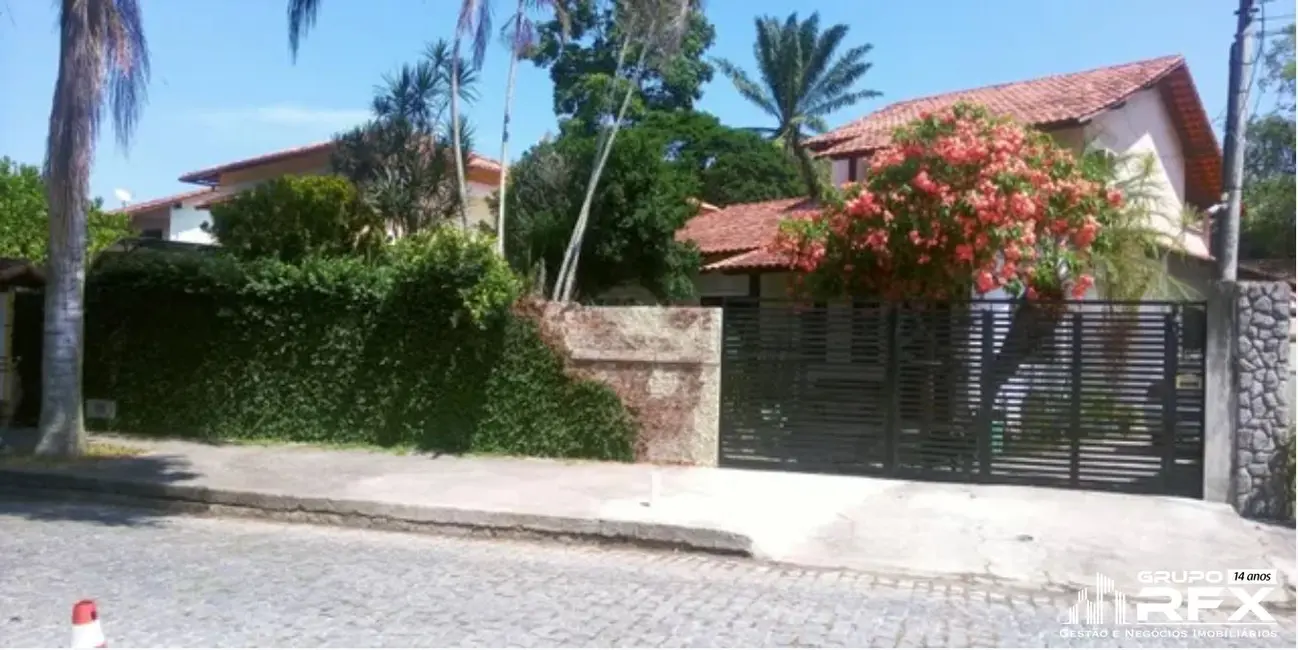 Foto 1 de Casa com 5 quartos para alugar, 400m2 em Itaipu, Niteroi - RJ