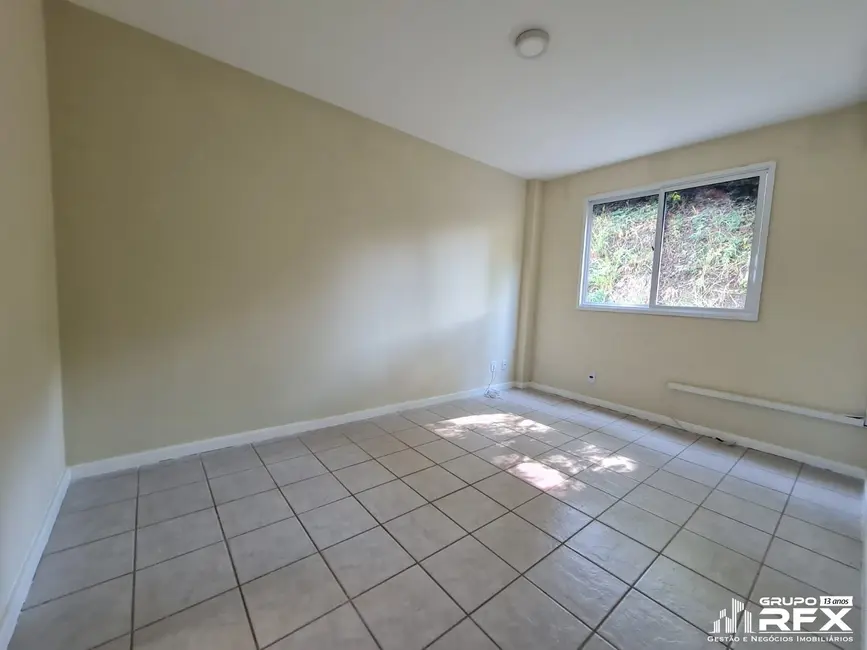 Foto 2 de Apartamento com 2 quartos à venda, 65m2 em Sao Goncalo - RJ