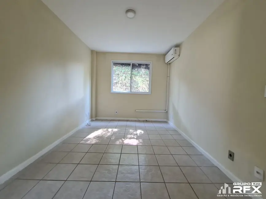 Foto 5 de Apartamento com 2 quartos à venda, 65m2 em Sao Goncalo - RJ