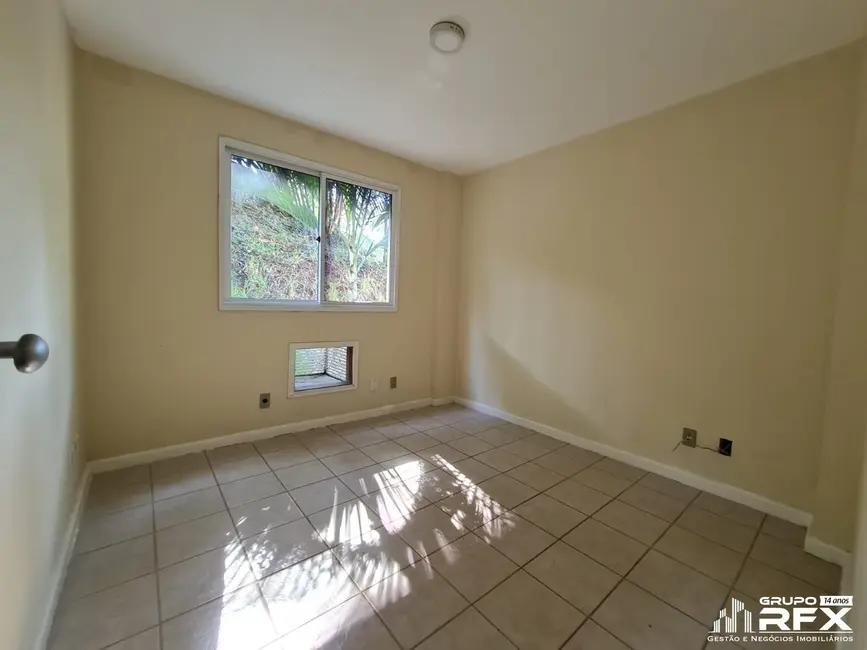 Foto 3 de Apartamento com 2 quartos à venda, 65m2 em Sao Goncalo - RJ