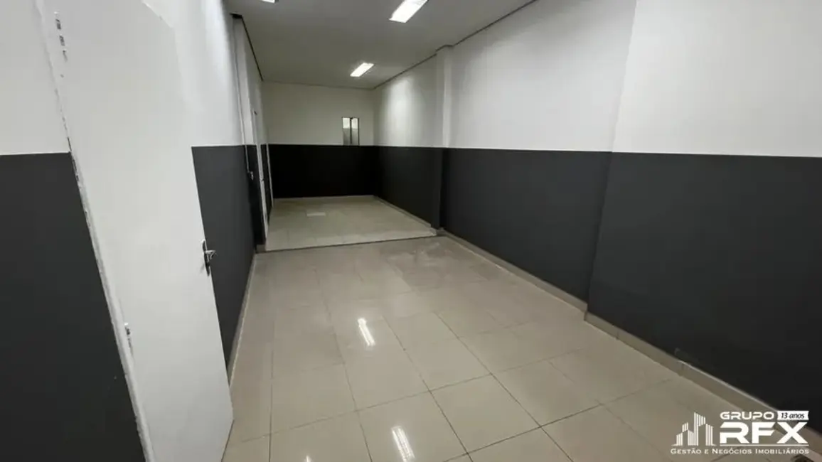 Loja para alugar, 280m2 em Santa Rosa, Niteroi - RJ - imagem 7 Foto 7 de Loja para alugar, 280m2 em Santa Rosa, Niteroi - RJ