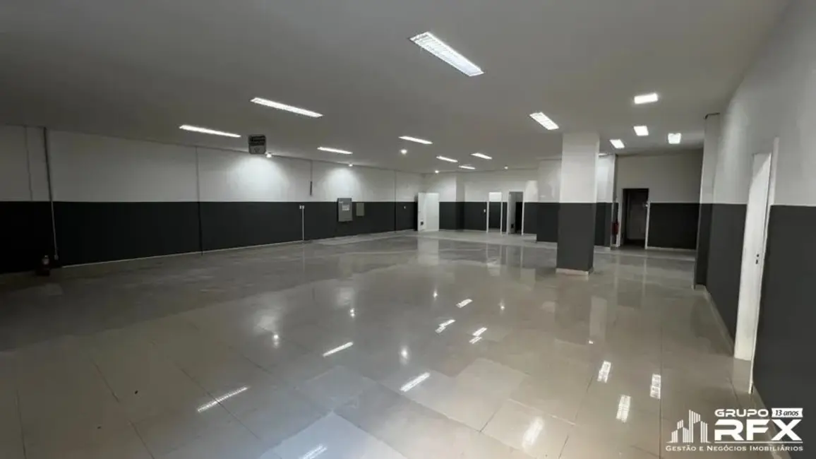 Foto 2 de Loja para alugar, 280m2 em Santa Rosa, Niteroi - RJ