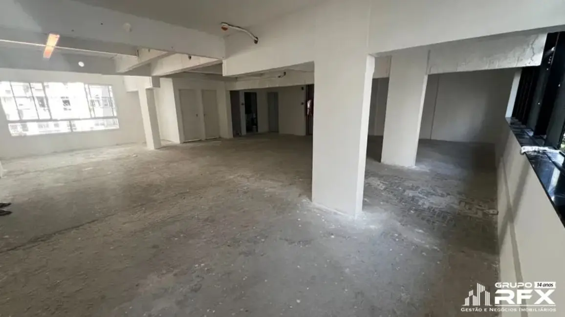 Loja para alugar, 126m2 em Icaraí, Niteroi - RJ - imagem 1 Foto 1 de Loja para alugar, 126m2 em Icaraí, Niteroi - RJ