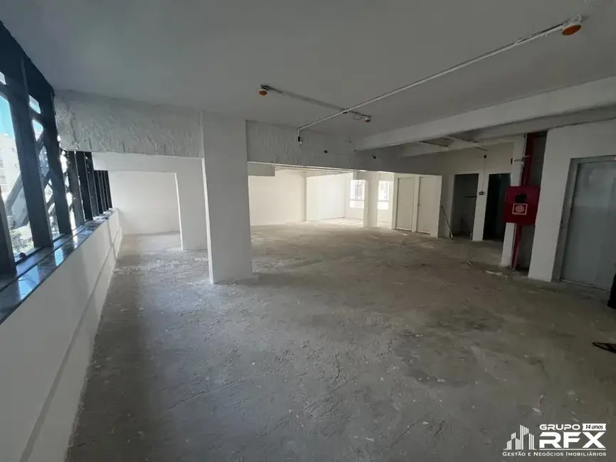 Loja para alugar, 126m2 em Icaraí, Niteroi - RJ - imagem 2 Foto 2 de Loja para alugar, 126m2 em Icaraí, Niteroi - RJ