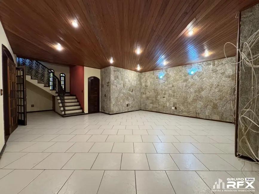 Foto 3 de Casa com 4 quartos à venda, 339m2 em Pendotiba, Niteroi - RJ