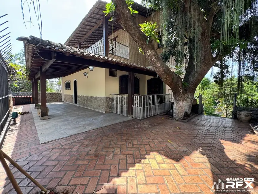 Casa com 4 quartos à venda, 339m2 em Pendotiba, Niteroi - RJ - imagem 4 Foto 4 de Casa com 4 quartos à venda, 339m2 em Pendotiba, Niteroi - RJ