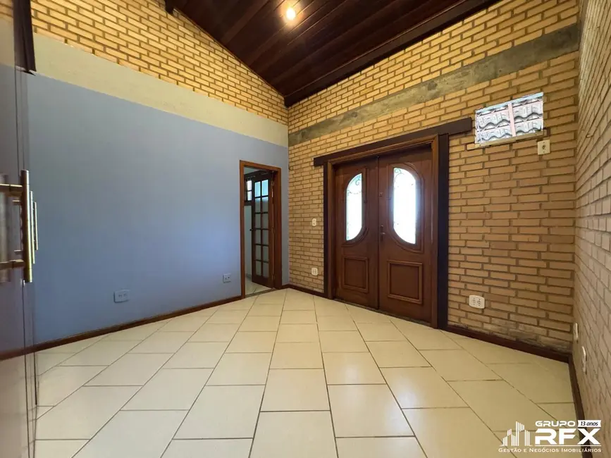 Casa com 4 quartos à venda, 339m2 em Pendotiba, Niteroi - RJ - imagem 8 Foto 8 de Casa com 4 quartos à venda, 339m2 em Pendotiba, Niteroi - RJ