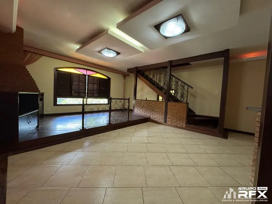 Foto 1 de Casa com 4 quartos à venda, 339m2 em Pendotiba, Niteroi - RJ