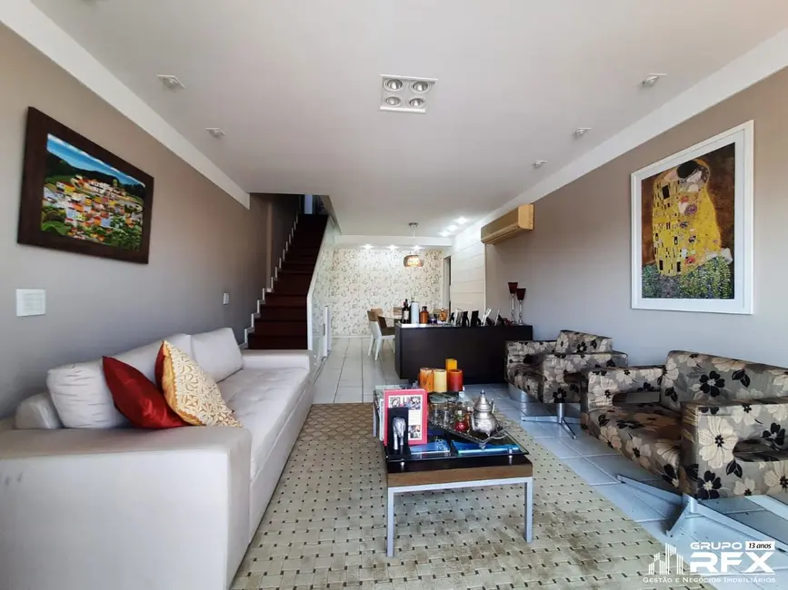 Cobertura com 4 quartos para alugar, 341m2 em Icaraí, Niteroi - RJ - imagem 3 Foto 3 de Cobertura com 4 quartos para alugar, 341m2 em Icaraí, Niteroi - RJ