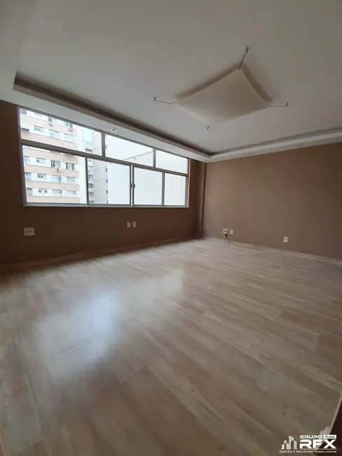 Apartamento com 3 quartos para alugar, 120m2 em Icaraí, Niteroi - RJ - imagem 2 Foto 2 de Apartamento com 3 quartos para alugar, 120m2 em Icaraí, Niteroi - RJ