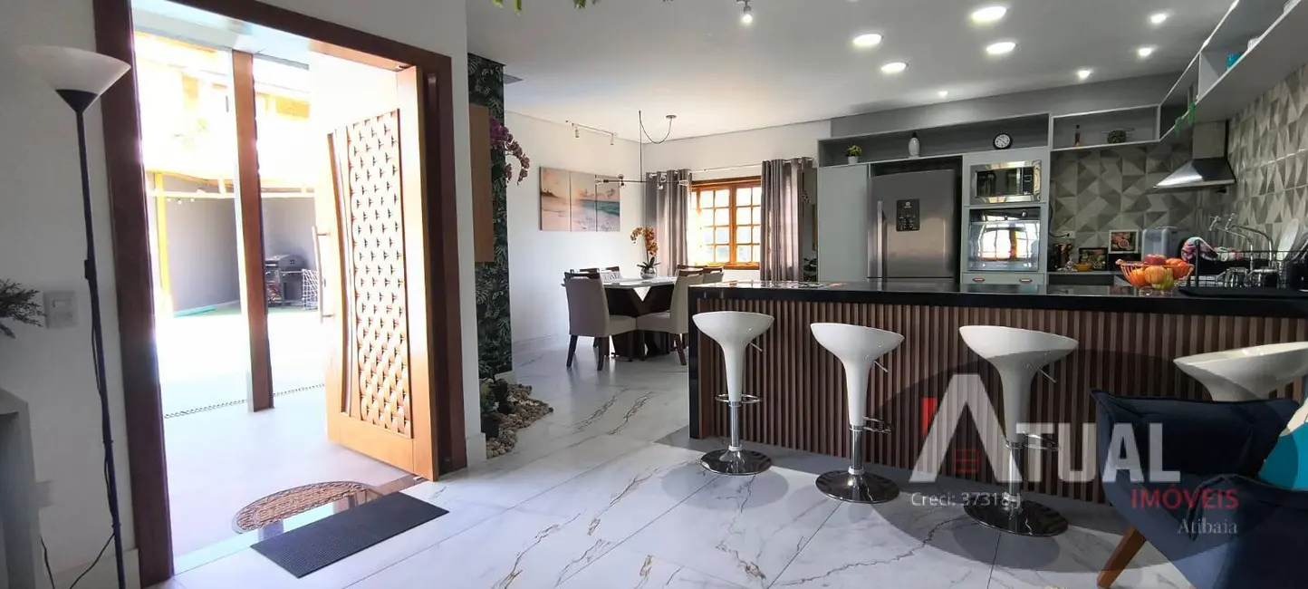 Foto 3 de Casa com 4 quartos à venda, 377m2 em Jardim Shangri-Lá, Atibaia - SP