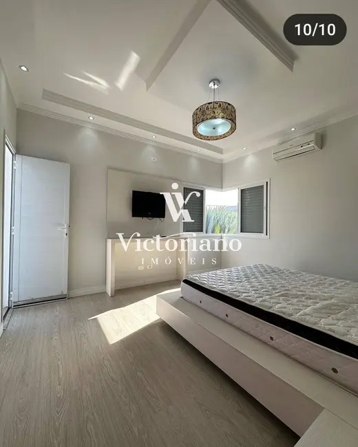 Foto 3 de Casa de Condomínio com 4 quartos à venda, 310m2 em Jardim Crystal Park, Jacarei - SP