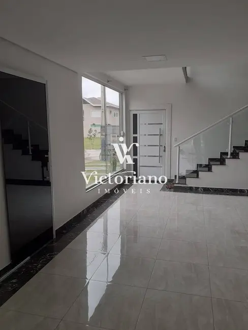 Casa de Condomínio com 4 quartos à venda, 256m2 em Jardim Jacinto, Jacarei - SP - imagem 7 Foto 7 de Casa de Condomínio com 4 quartos à venda, 256m2 em Jardim Jacinto, Jacarei - SP