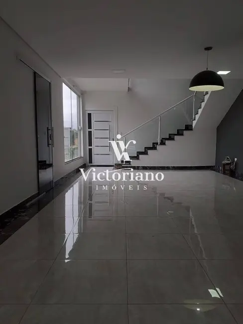 Casa de Condomínio com 4 quartos à venda, 256m2 em Jardim Jacinto, Jacarei - SP - imagem 4 Foto 4 de Casa de Condomínio com 4 quartos à venda, 256m2 em Jardim Jacinto, Jacarei - SP