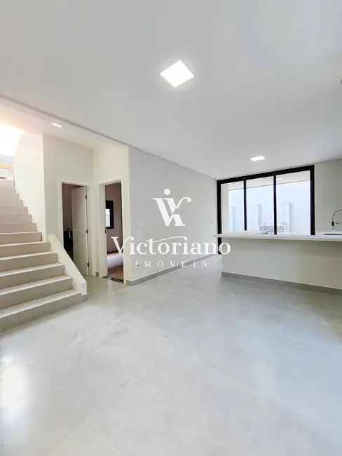 Casa de Condomínio com 3 quartos à venda, 250m2 em Cacapava - SP - imagem 4 Foto 4 de Casa de Condomínio com 3 quartos à venda, 250m2 em Cacapava - SP