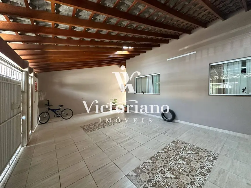 Foto 9 de Casa com 4 quartos à venda, 300m2 em Jardim Califórnia, Jacarei - SP