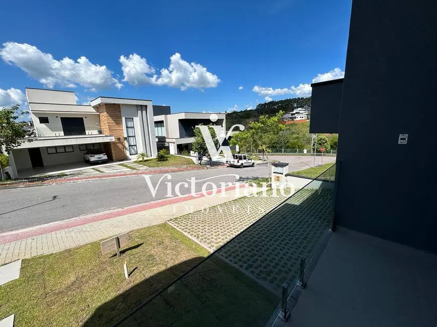 Casa de Condomínio com 3 quartos à venda, 451m2 em Sao Jose Dos Campos - SP - imagem 3 Foto 3 de Casa de Condomínio com 3 quartos à venda, 451m2 em Sao Jose Dos Campos - SP