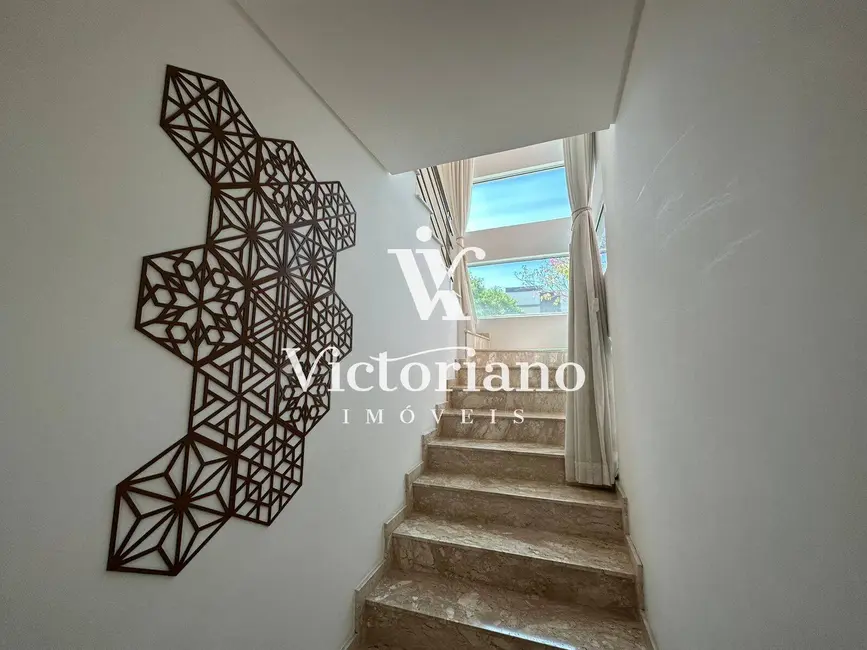 Foto 8 de Casa de Condomínio com 3 quartos à venda, 250m2 em Parque Califórnia, Jacarei - SP