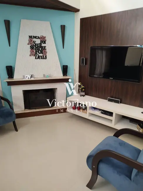 Foto 4 de Casa com 3 quartos à venda, 200m2 em Loteamento Villa Branca, Jacarei - SP