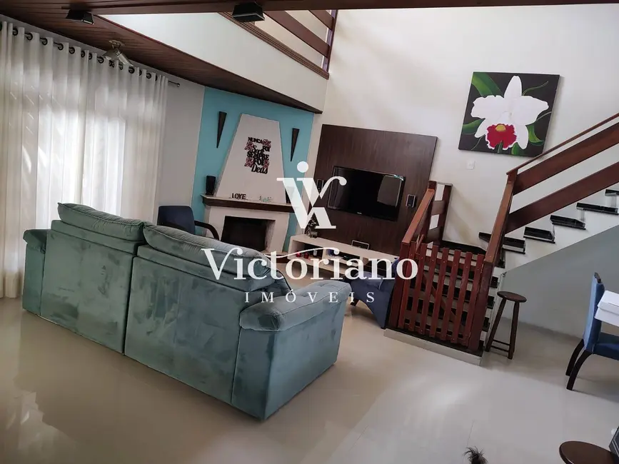 Foto 3 de Casa com 3 quartos à venda, 200m2 em Loteamento Villa Branca, Jacarei - SP