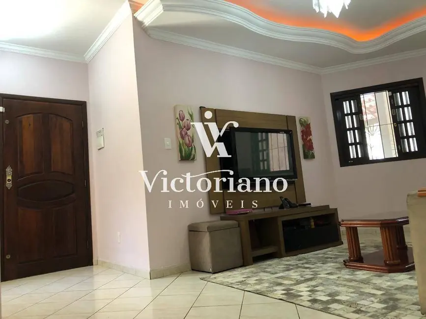 Foto 4 de Casa com 4 quartos à venda, 175m2 em Loteamento Villa Branca, Jacarei - SP