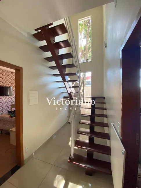 Foto 5 de Casa com 4 quartos à venda, 207m2 em Loteamento Villa Branca, Jacarei - SP