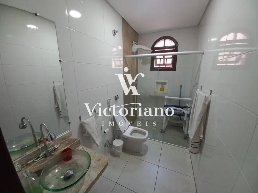 Foto 8 de Casa com 9 quartos à venda, 250m2 em Sao Jose Dos Campos - SP