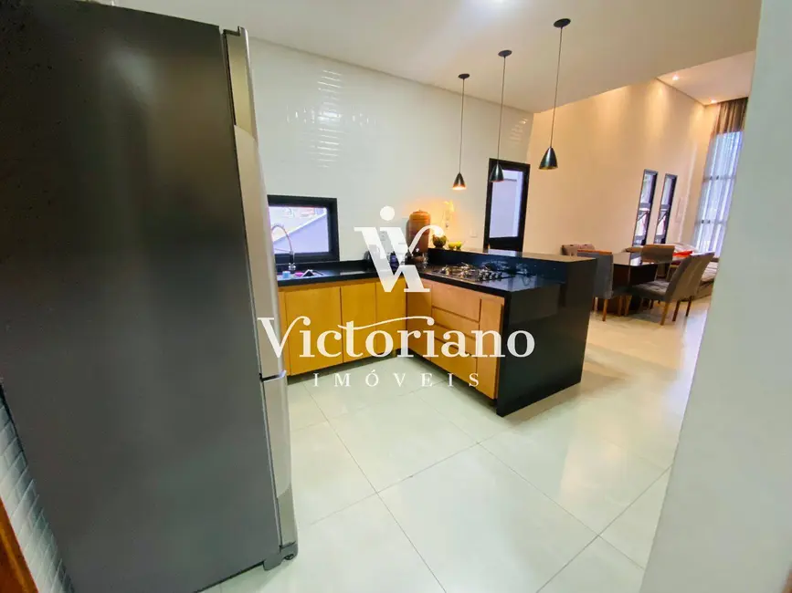 Foto 2 de Casa de Condomínio com 3 quartos à venda, 300m2 em Cacapava - SP