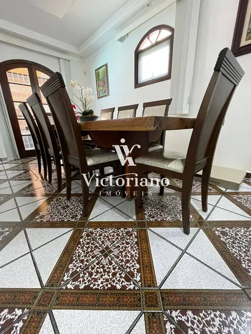 Foto 4 de Casa com 4 quartos à venda, 270m2 em Sao Jose Dos Campos - SP