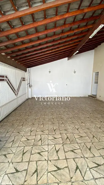 Foto 2 de Casa com 4 quartos à venda, 207m2 em Jardim das Indústrias, Jacarei - SP