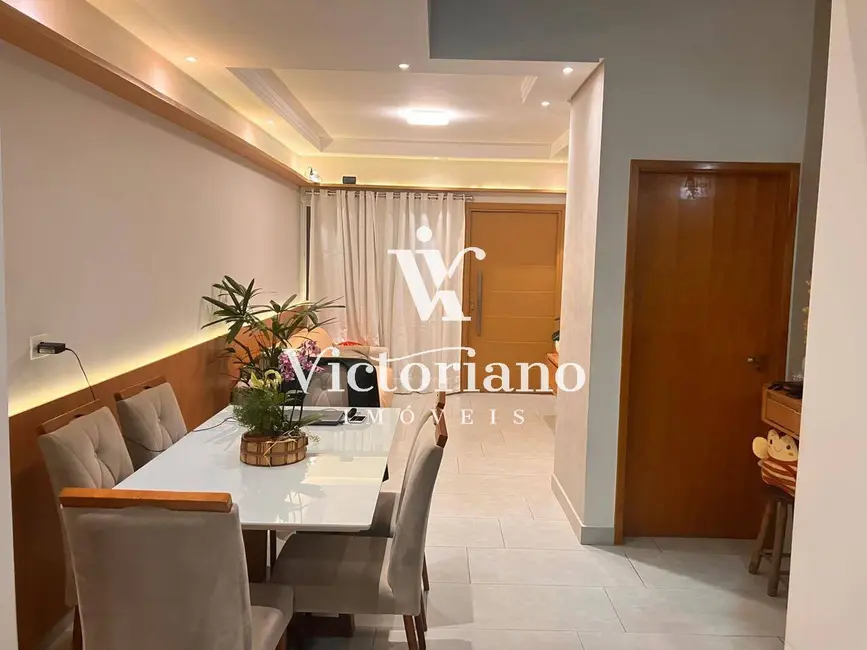 Foto 9 de Casa de Condomínio com 3 quartos à venda, 200m2 em Jardim Jacinto, Jacarei - SP