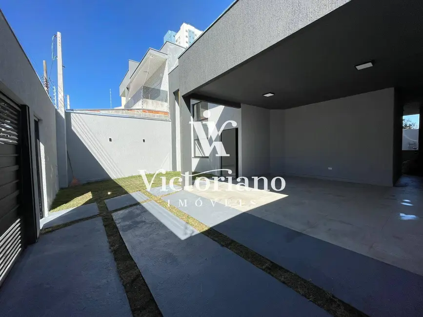 Foto 3 de Casa com 3 quartos à venda, 240m2 em Loteamento Villa Branca, Jacarei - SP