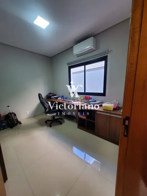 Foto 9 de Casa de Condomínio com 3 quartos à venda, 250m2 em Cacapava - SP