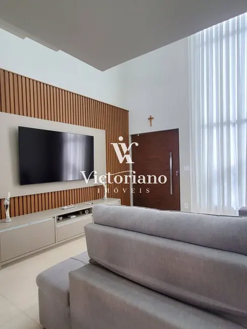 Foto 3 de Casa de Condomínio com 3 quartos à venda, 250m2 em Cacapava - SP