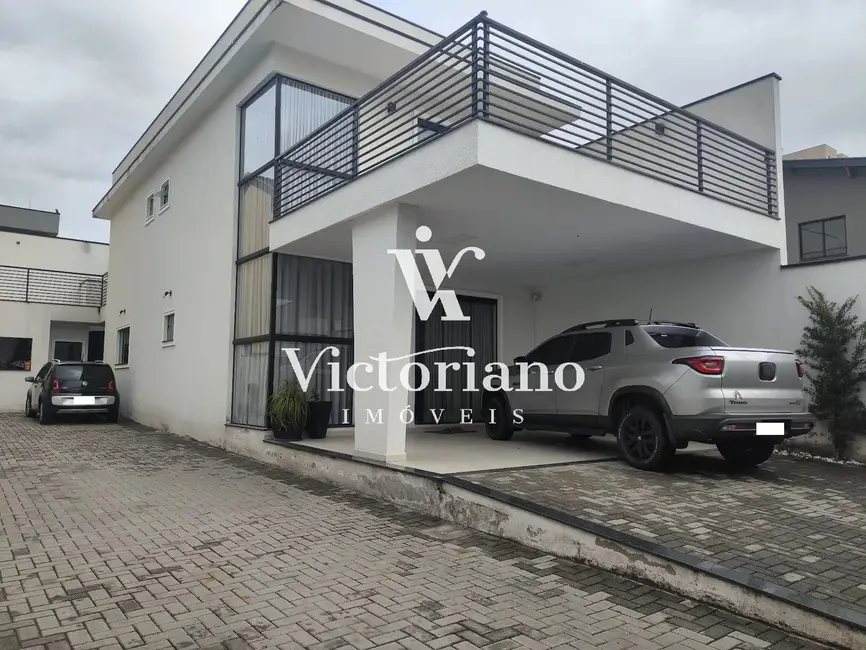 Foto 1 de Casa com 3 quartos à venda, 250m2 em Loteamento Villa Branca, Jacarei - SP